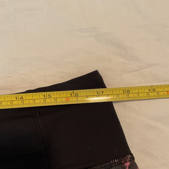 Lululemon Run Times Running Shorts Women 10 Floral Sport Black Multi Print Gym - Picture 13 of 14